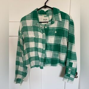 American Eagle Green and White Plaid Cropped Shirt
